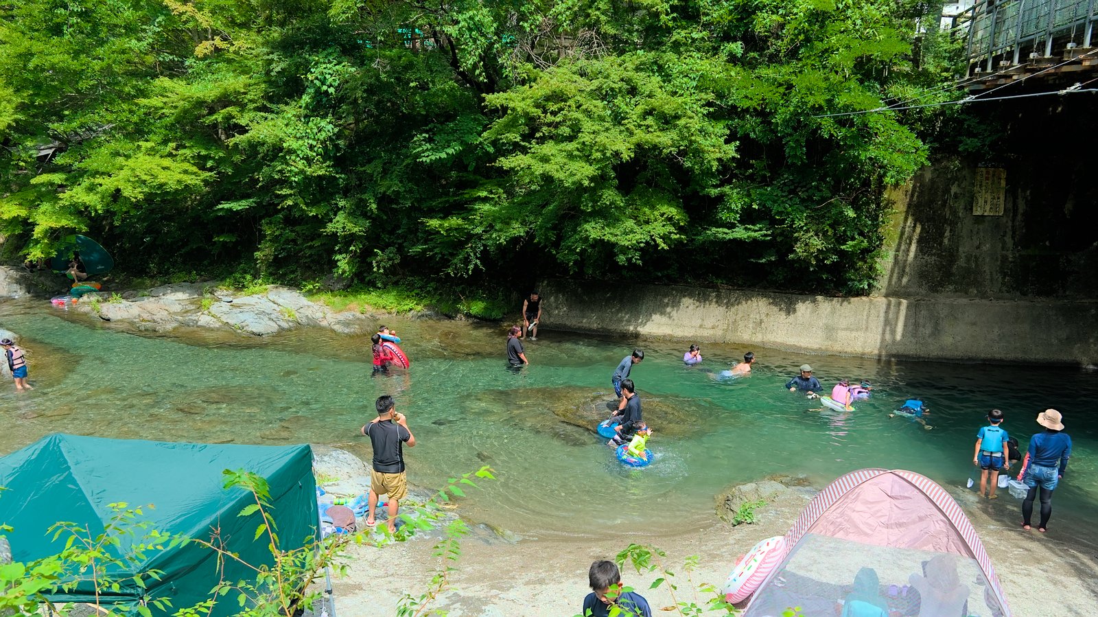 やはた温泉、四郷川の川遊びスポット